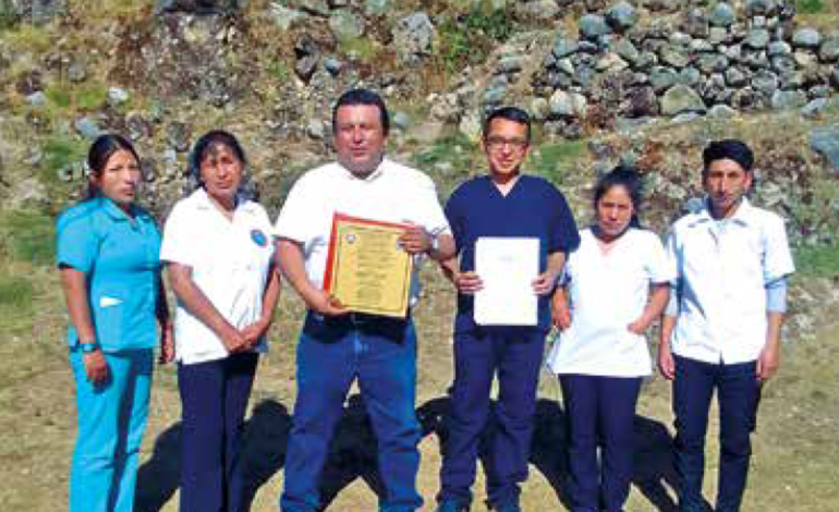 Médico iqueño logra recategorizar 8 centros de salud en Ancash